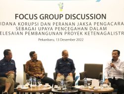 Kepala Kejaksaan Tinggi Riau Menjadi Narasumber Pada Kegiatan Focus Group Discussion Tindak Pidana Korupsi Dan Upaya Pencegahannya Dalam Penyelesaian Pembangunan Proyek Ketenagalistrikan