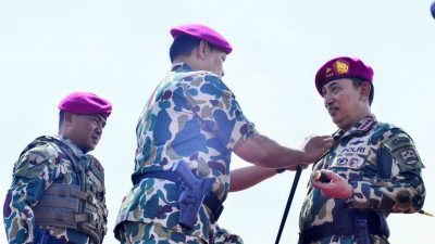 Kapolri Disematkan Jadi Warga Kehormatan Marinir, Sinergitas TNI-Polri Makin Kokoh